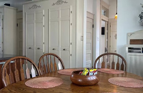 St. Charles House | HotTub-2br2b-near Historic Main Street