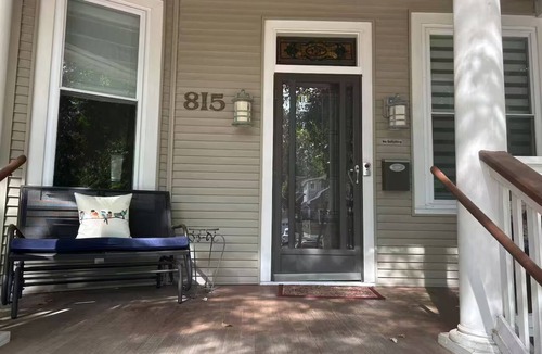 St. Charles House | HotTub-2br2b-near Historic Main Street