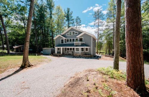 Glen Arbor House | Hottub After Dune Delight 5BR Home River Kayaks Beaches