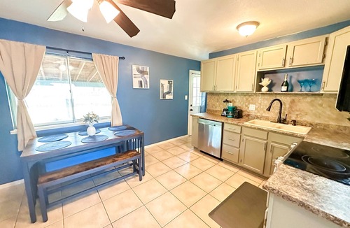 Pueblo House | HotTub Arcade Home 7 Beds 420Friendly