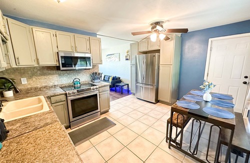 Pueblo House | HotTub Arcade Home 7 Beds 420Friendly