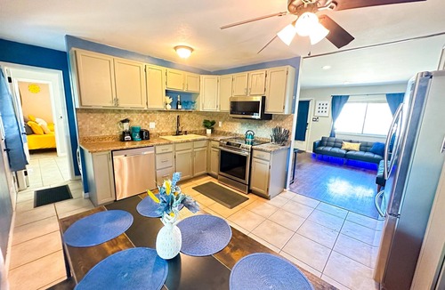 Pueblo House | HotTub Arcade Home 7 Beds 420Friendly