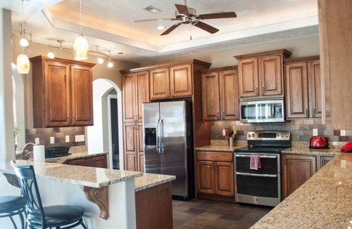 Branson House | HOTTUB💦CornHole🎱POOLTABLE🔥Pit LAKE🎣SHOWS🎸GOLF⛳️SHOP