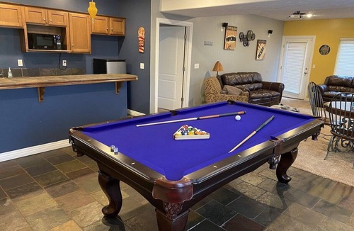 Branson House | HOTTUB💦CornHole🎱POOLTABLE🔥Pit LAKE🎣SHOWS🎸GOLF⛳️SHOP