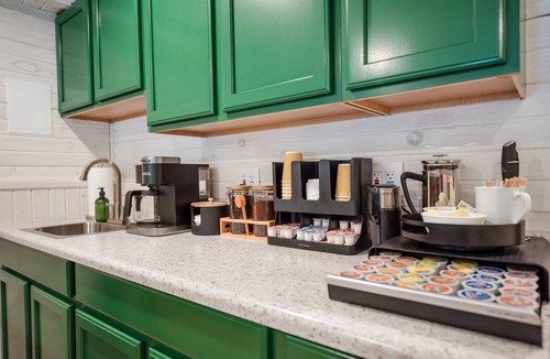 Newville House | HotTub/Kayaks/Arcade Your Dream Vacay Starts Here