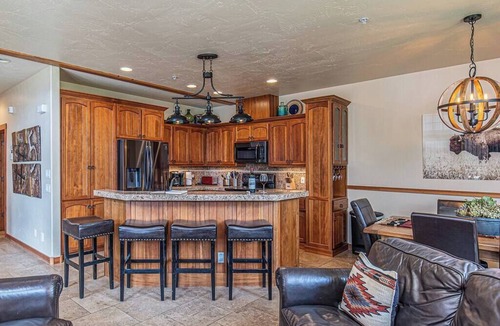 Purgatory Condo | HotTub Luxury Elkpoint True Ski In/out Family Pets