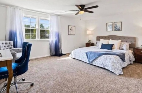 Blue Springs House | HotTub*Pool*Games*GolfCourseView