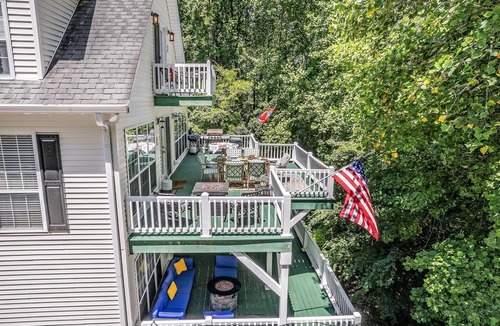 Smithville House | HotTUB+Sauna, Arcade, FREE Kayaks+ Lake Access | BEACHY Area Ramp | Sleeps 17