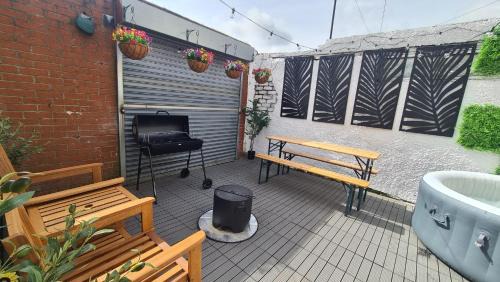 Sunderland House | HotTub,Sauna,Massage,BBQ,Firepit,Games,Beach!