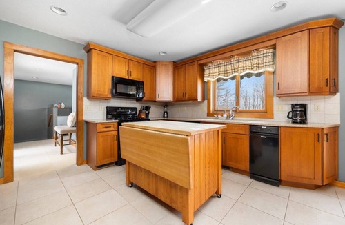 Bellaire House | HotTub|Sauna|Pool Pass|Games|FirePit|Pets|Family