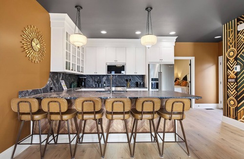 Katie Hill Neighborhood House | Hottub + Speakeasy Lounge + Premium Karaoke + Rooftop + Near Downtown Nashville