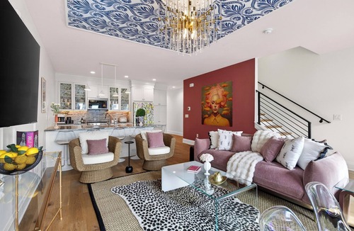 Katie Hill Neighborhood House | Hottub + Speakeasy Lounge + Premium Karaoke + Rooftop + Near Downtown Nashville