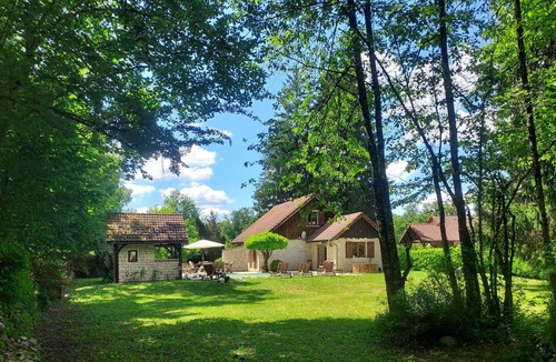 Saint-Christophe-sur-Guiers House | House with swimming pool and private beach on the river 30 minutes from the slopes