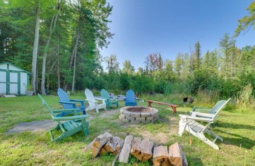 Prudenville House | Houghton Lake Area Home w/Fire Pit & Yard!