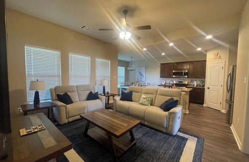 Houma House | Houma Way From Home with Arcade & EV Charger