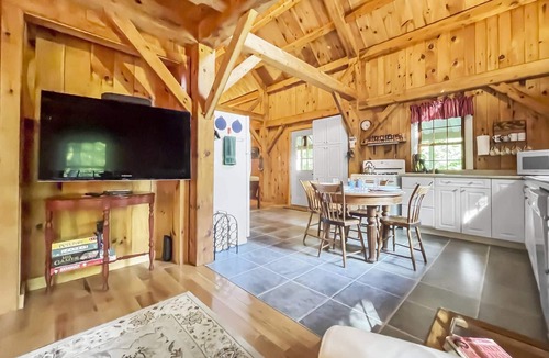 Rumney House | Hounds Nest