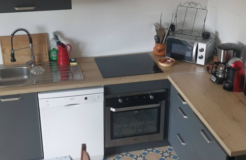 Coucy-le-Chateau-Auffrique House | House with castle view