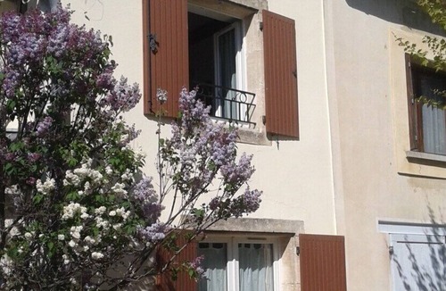 Venterol House | House under the plane trees