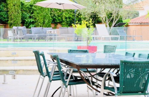 Saint-Saturnin-les-Avignon Villa | House 400m²/2 Swimming pools/St Saturnin