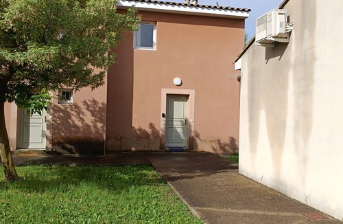 Saint-Saturnin-les-Avignon House | House in vacation residence 5 min from avignon