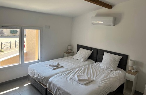 Satolas-et-Bonce House | House 10 with 1 bedroom lechaffardcom