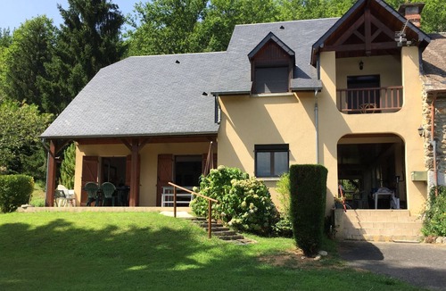 Pareac House | House 12O m2 spacious and very quiet near Lourdes.