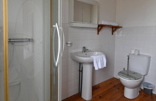 Ternant Apartment | House 13 sleeps 5 2 bathrooms