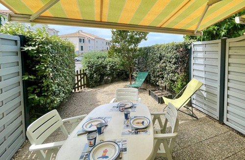 Bretignolles-sur-Mer House | House 150m from beach, 2 bedrooms, pool & WiFi, parking
