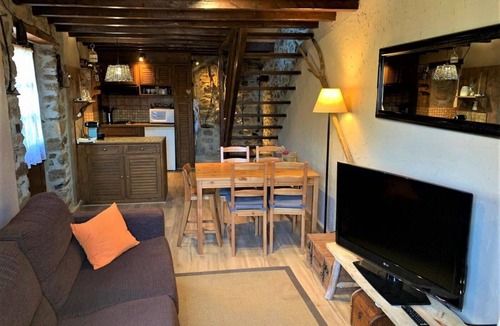 Dorres House | House 2 rooms Rustic, closeThermal Baths, Private Patio, BBQ and Views