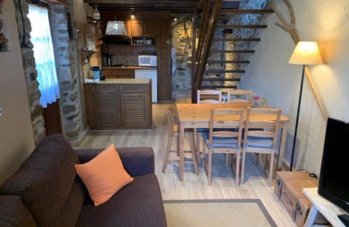 Dorres House | House 2 rooms Rustic, closeThermal Baths, Private Patio, BBQ and Views