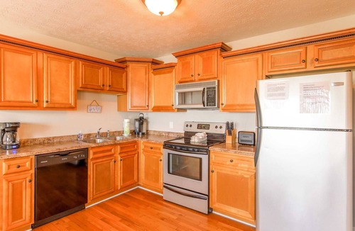 Leesburg House | House # 29 -Castaway (Pet Friendly)