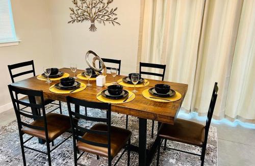 Grogan's Mill House | House 3-Bed 2,5-Bath FREE Parking with Washer Dryer inside