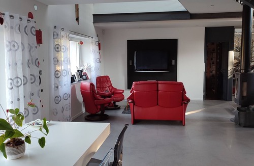 La Quinte House | House 30 minutes from Le Mans 24-hour race track