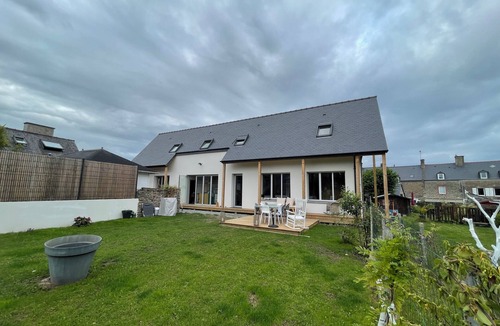 La Richardais House | House 300 metres from the Rance in a quiet area