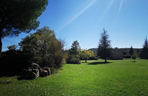 Les Vans Villa | House 4/12 persons, air conditioning, swimming pool, garden 4800m2, les vans Sud Ardèche