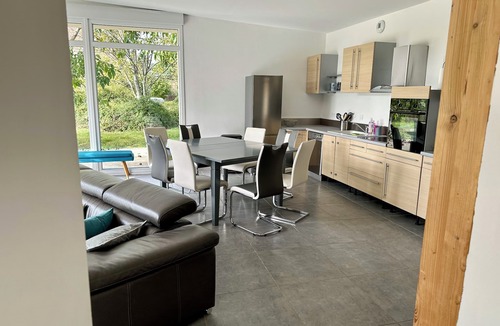 Lusigny-sur-Barse House | House 4 bedrooms, private garden - near Lac d'Orient and Troyes - Up to 10 people