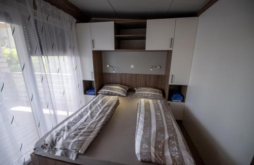 Pakostane Ski Chalet | House 4 Mali Nordsee Camp