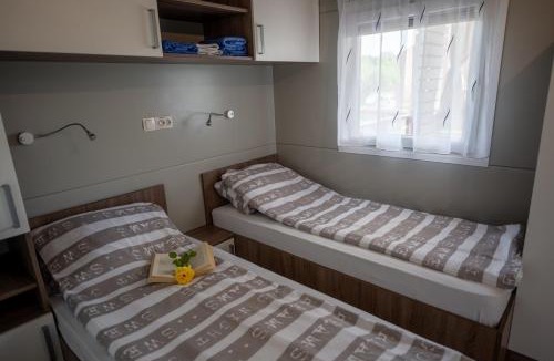 Pakostane Ski Chalet | House 4 Mali Nordsee Camp