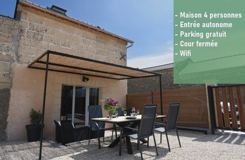 Doue-la-Fontaine House | House 4 pers clim closed courtyard & parking near Bioparc Doué La Fontaine & Loire