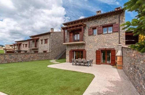 Montella House | House 4 rooms 10 Pax, Fireplace, BBQ & Cadí Views