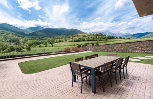 Montella House | House 4 rooms 10 Pax, Fireplace, BBQ & Cadí Views