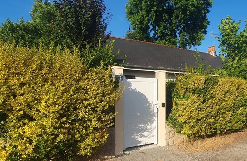 Treillieres House | House 42 m² equipped, pets welcome, 48 €/night, max stay 14 nights.