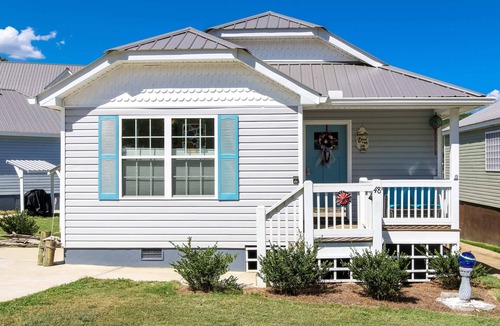 Leesburg House | House #48 Tranquility Base (No Pets)