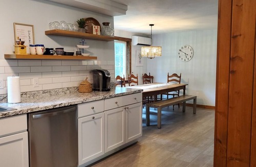 Cape Neddick House | House 5 min drive to beach, 2 minute drive to downtown Ogunquit & Perkins Cove