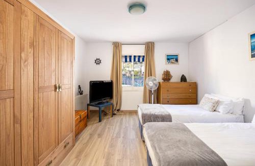 Montgat House | House 5 Mins From Montgat Beach
