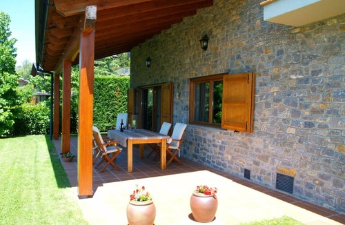 Prullans House | House 5 rooms 10 Pax, Fireplace, Garden, Cadí Views & Wi-Fi