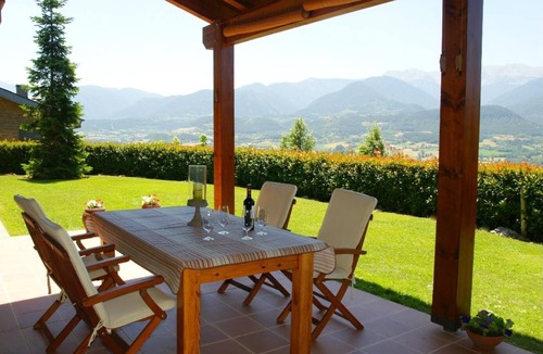 Prullans House | House 5 rooms 10 Pax, Fireplace, Garden, Cadí Views & Wi-Fi