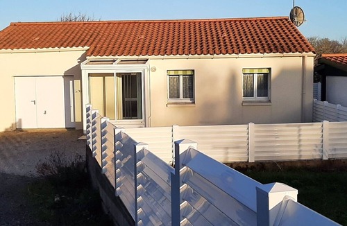 Saint-Vincent-sur-Jard House | House 55m2 & terrace 1.5 Km from the beach