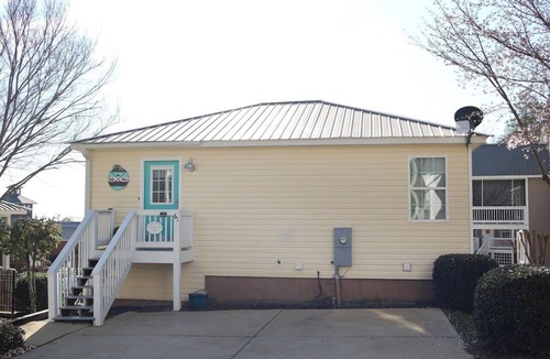 Leesburg House | House #61 Teal We Meet Again (Pet Friendly)