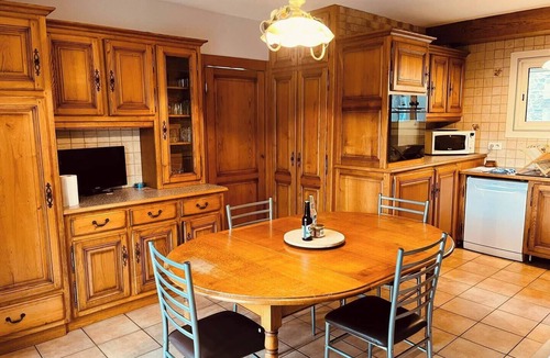 Laroquebrou House | House 6pers on the waterfront, terrace, parking